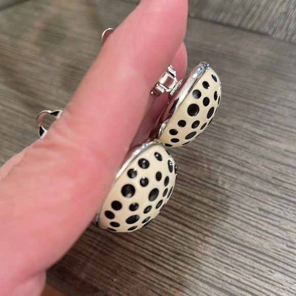 Vintage Edwin Pearl Polka Dot Round Dome Clip Earrings - Picture 9 of 12